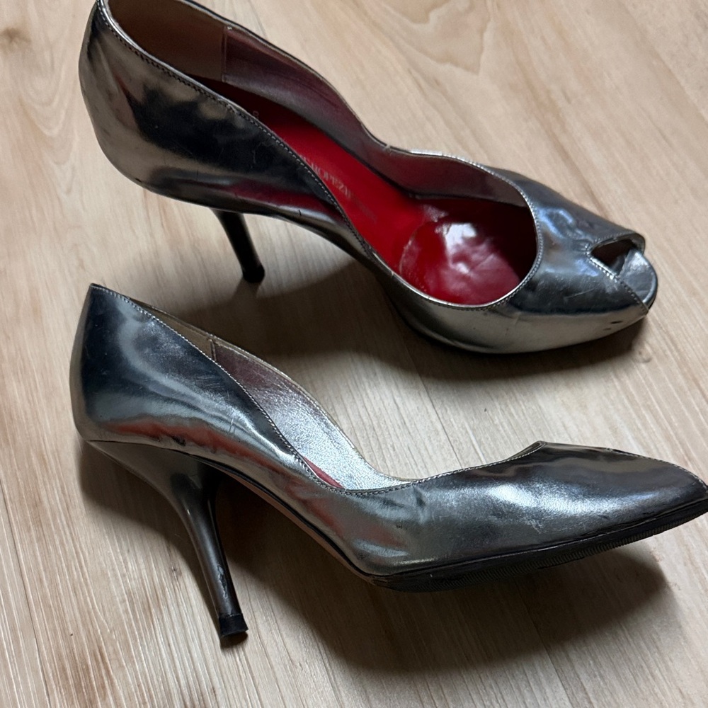 Chic Silver Peep-Toe Heels